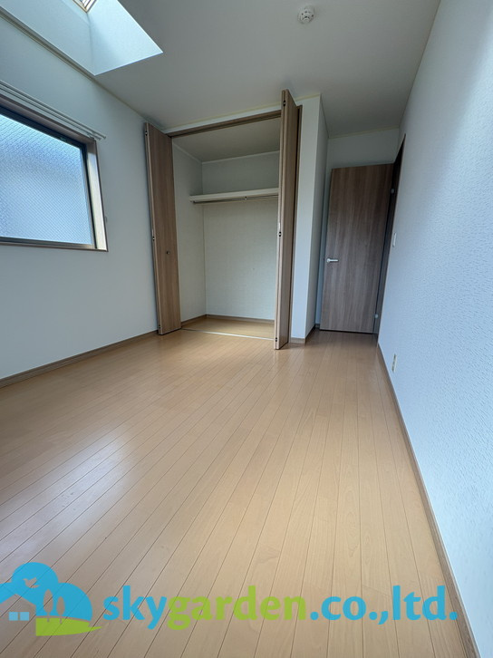 藤沢市稲荷1丁目　中古戸建　の洋室|個人の部屋や寝室として使える洋室です