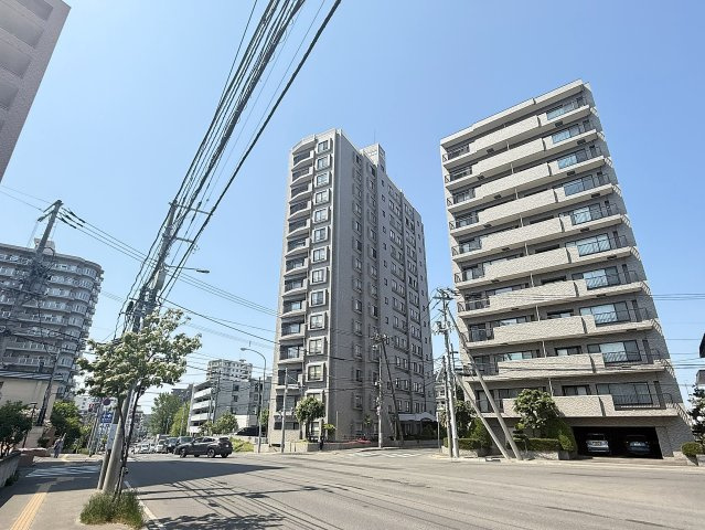 ライオンズヒルズ平岸壱番館の外観