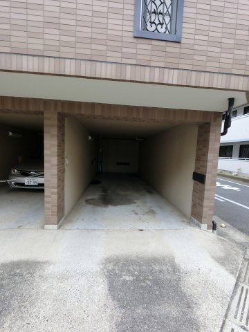 グランヴィラ２の駐車場