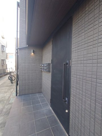 ヴィラ山之手のエントランス