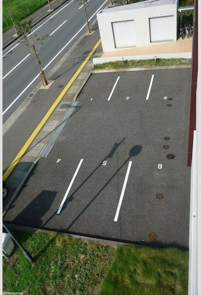 プリエールの駐車場