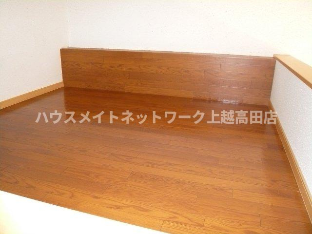 オレンジヒルズＪ２のその他|ロフト（参考同型202号室室内写真）