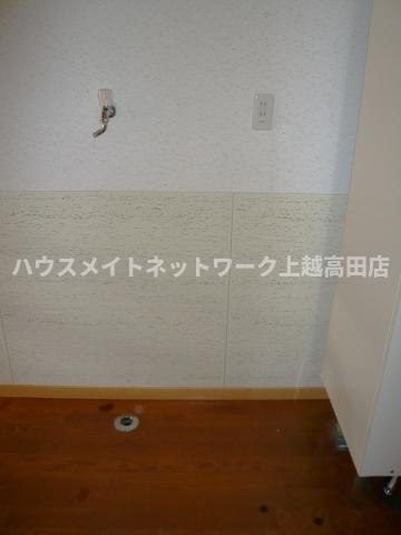 オレンジヒルズＪ２のその他|洗濯機置場（参考同型202号室室内写真）