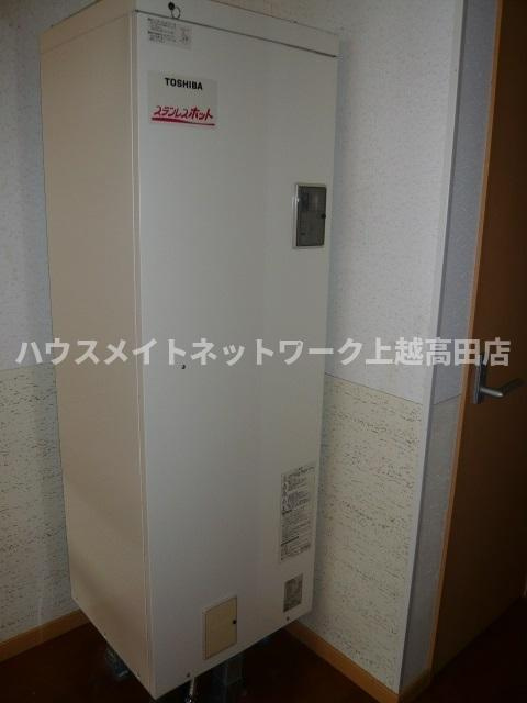 オレンジヒルズＪ２のその他|電気温水器（参考同型202号室室内写真）