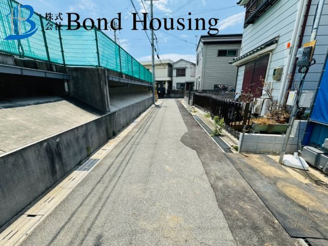 人丸小学校 区　LDK24帖超え　明石市東人丸町　新築戸建の前面道路含む現地写真