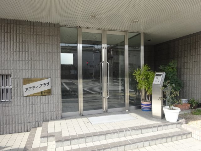 ヴューテラス宝塚のエントランス