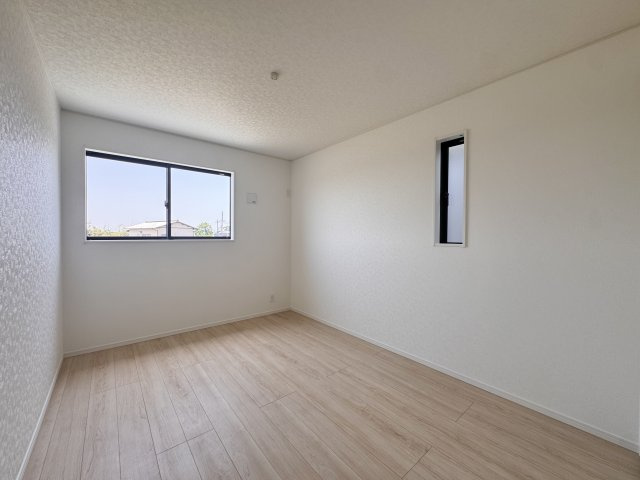 中央区 豊町 第2の洋室|2F こちらの洋室もお子様のお部屋にオススメです。