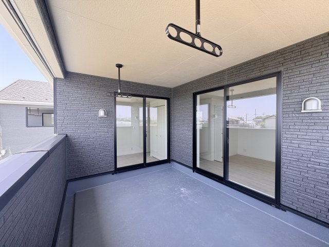 中央区 豊町 第2のバルコニー|洋室からもスムーズに行き来できバルコニーで一息つくのもいいですね♪