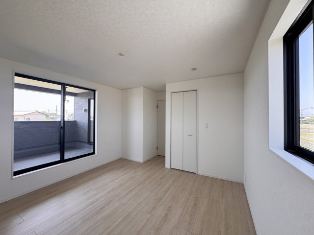 中央区 豊町 第2の洋室|2F こちらの洋室はお子様のお部屋としてオススメです。