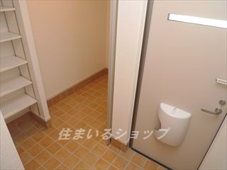 ユニベールＢの玄関