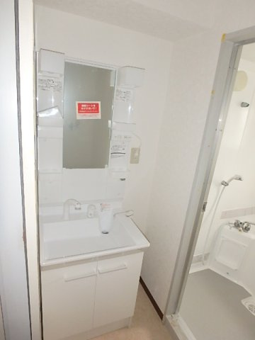 THE FK GARDENの独立洗面台