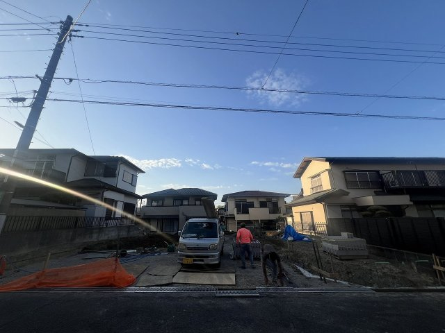 日野市平山11期　平屋建ての前面道路含む現地写真