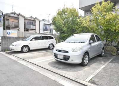 【駐車場】 | メゾン　ヴェルデュール