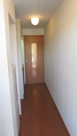 【賃貸アパート】レオパレスフロラシオン　Ⅲの玄関