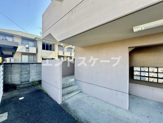 ラルジェ中里のエントランス|高崎、前橋のお部屋探しはエンドスケープまで！お客様の理想お聞かせ下さい♪