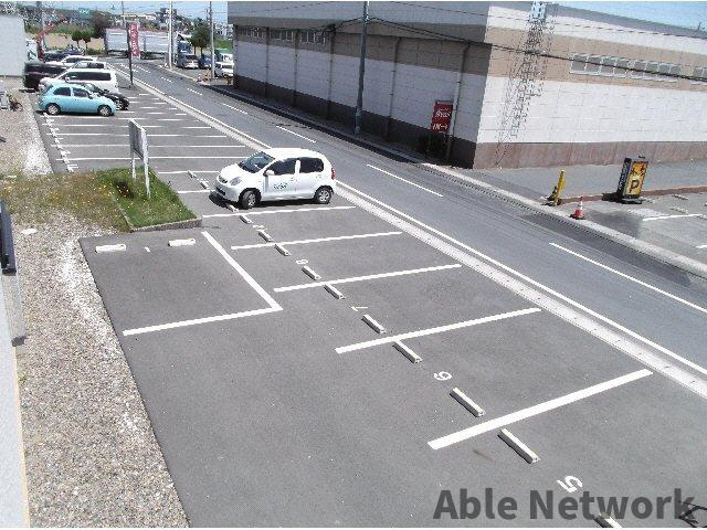 アイビス堀割の駐車場