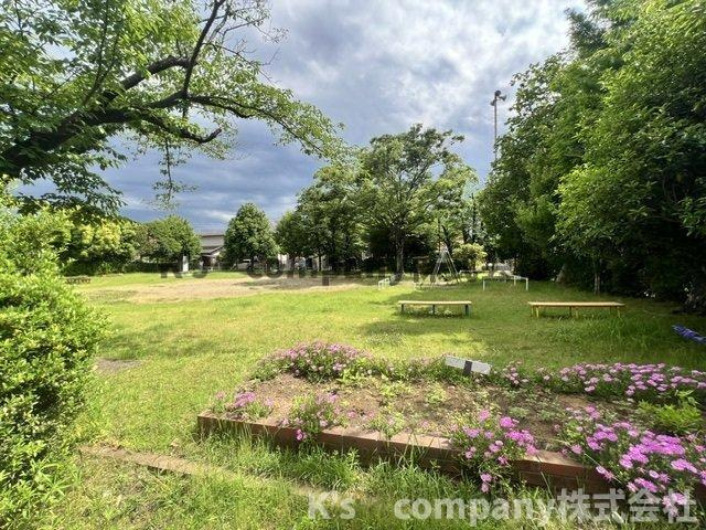高座郡寒川町岡田8丁目　新築戸建　2号棟の周辺|子育て世代のファミリーにもあると嬉しい公園が正面にあります◇