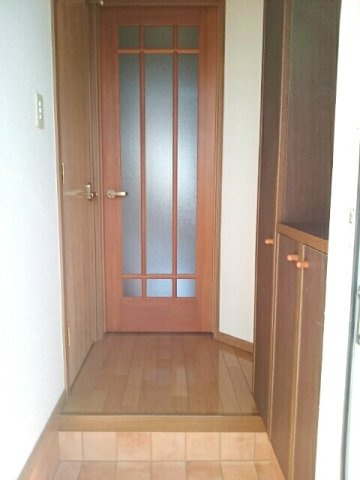 サンハイツの玄関|収納もある玄関です