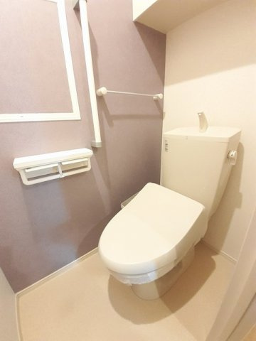 サザンコート　Ｂのトイレ|落ち着いた色調のトイレです