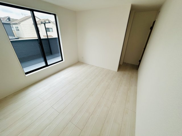 グラファーレ千葉市若葉区愛生町２期の洋室|建築施工例