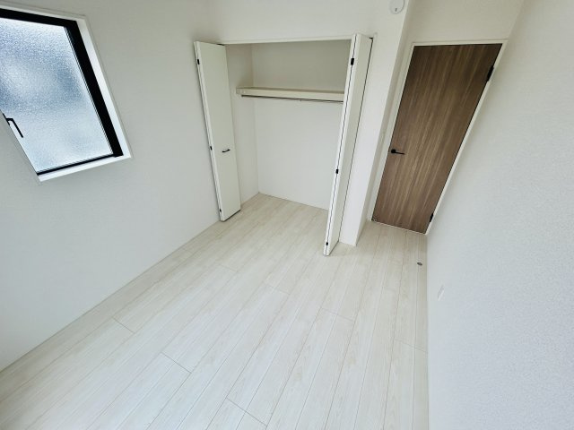 グラファーレ千葉市若葉区愛生町２期の収納|建築施工例