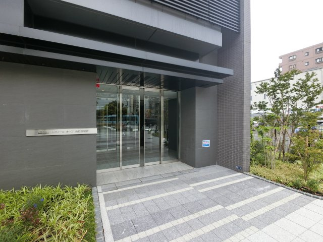 オーパスホームズ南行徳のエントランス
