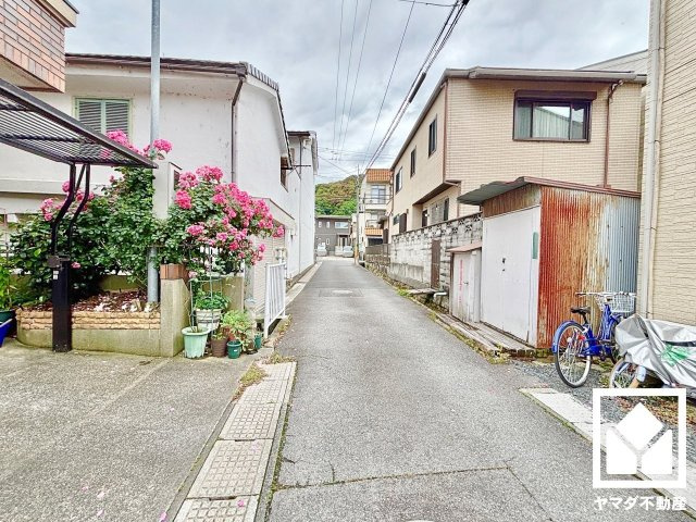 大津市長等2丁目　の前面道路含む現地写真