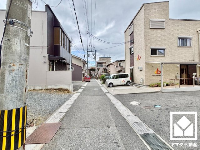 大津市長等2丁目　の前面道路含む現地写真