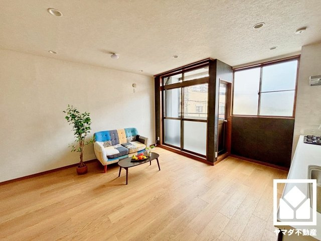 大津市長等2丁目　の居間・リビング