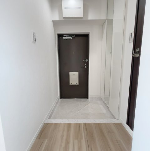 ライオンズマンションワイドリバー井土ヶ谷の玄関