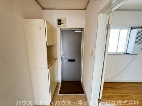 エステートピア吉井町の玄関
