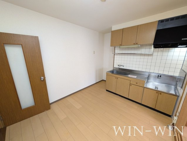 URBAN HILLのキッチン|イメージ（同建物内別部屋の写真です）