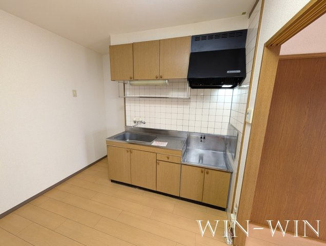 URBAN HILLのキッチン|イメージ（同建物内別部屋の写真です）