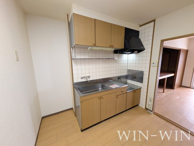 URBAN HILLのキッチン|イメージ（同建物内別部屋の写真です）