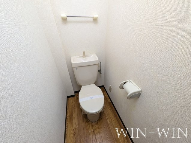 URBAN HILLのトイレ|イメージ（同建物内別部屋の写真です）