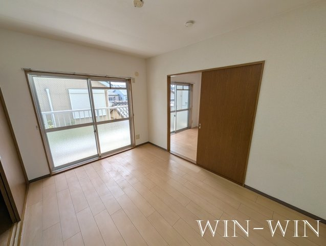 URBAN HILLの居間・リビング|イメージ（同建物内別部屋の写真です）