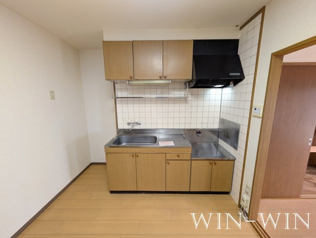 URBAN HILLのキッチン|イメージ（同建物内別部屋の写真です）
