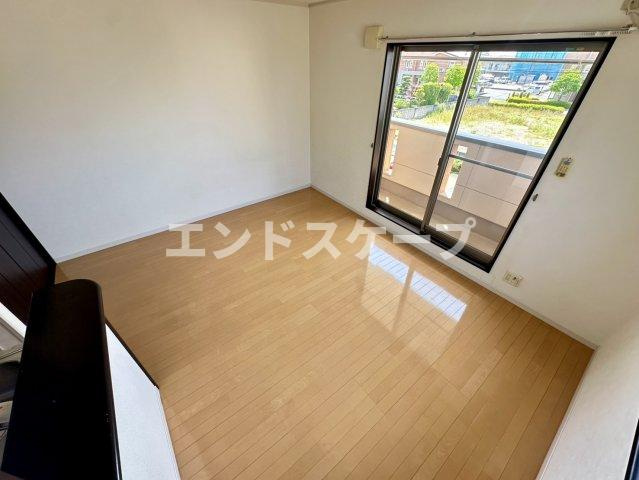 カサエスペランサＢの居間・リビング|高崎、前橋のお部屋探しはエンドスケープまで！お客様の理想お聞かせ下さい♪
