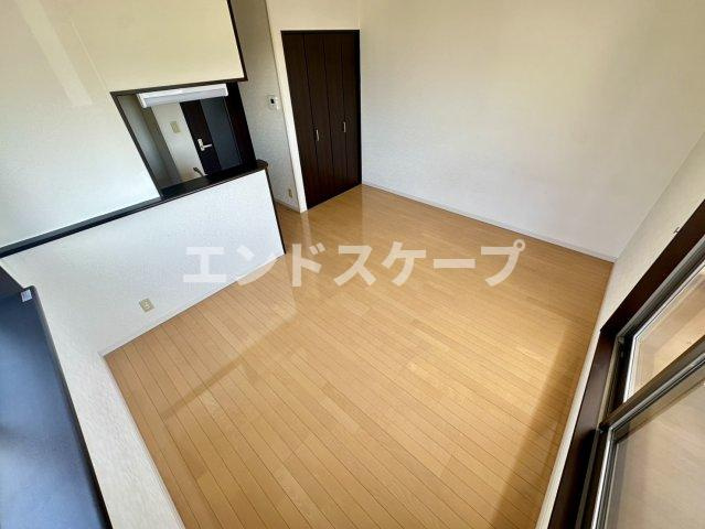 カサエスペランサＢの居間・リビング|高崎、前橋のお部屋探しはエンドスケープまで！お客様の理想お聞かせ下さい♪