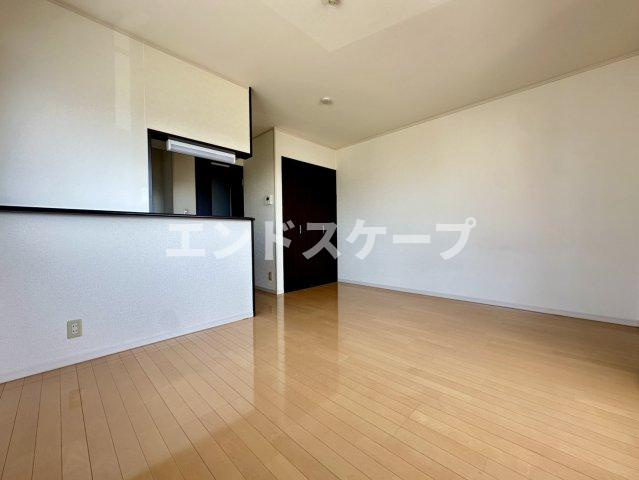 カサエスペランサＢの居間・リビング|高崎、前橋のお部屋探しはエンドスケープまで！お客様の理想お聞かせ下さい♪