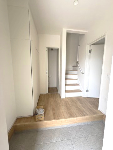 【玄関】 | 福岡市南区曰佐4丁目2期　1号棟（全3棟）【仲介手数料無料・0円】 | 現地写真。