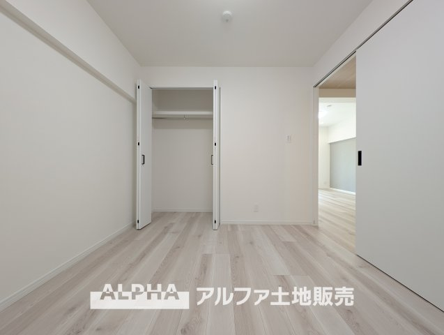 東大和グリーンタウン３号棟の収納|【cozy room】
一部屋一部屋を丁寧に作り上げる、そんな空間を君と共有したい。僕たちの空間は、かけがえのない存在だから。