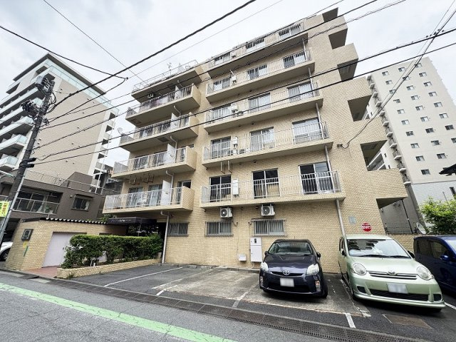 【外観】 | ライオンズマンション本川越　(ふじみ野店) | オートロック付きでセキュリティ面も安心です。