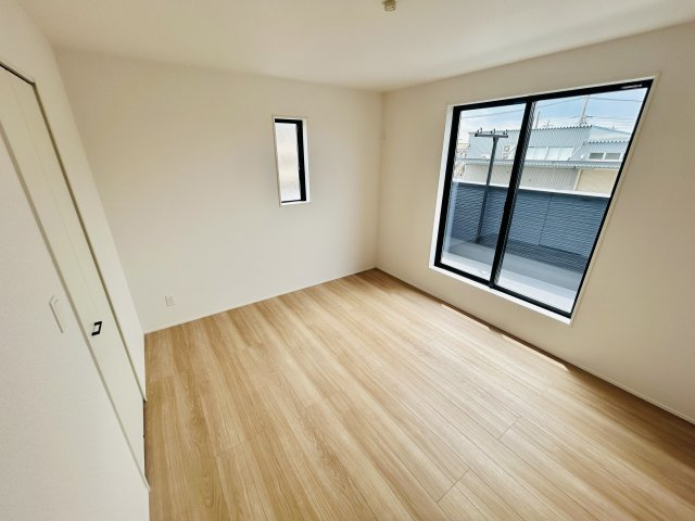 グラファーレ千葉市若葉区愛生町２期の洋室|建築施工例