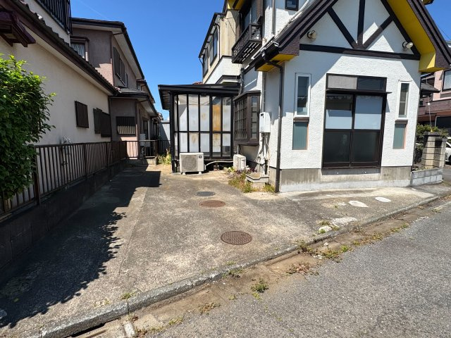 所沢市林3丁目中古戸建の駐車場