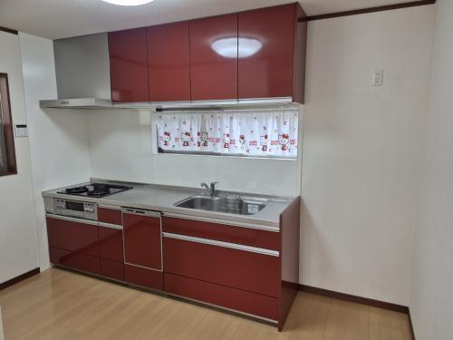 江端町　中古一戸建てのキッチン|システムキッチン
■物件内覧・資金計画相談・住宅ローン相談、リフォーム相談、お問合せ受付中■
※当日・翌日のご内覧、ご相談はお電話でのお問合せがスムーズです！