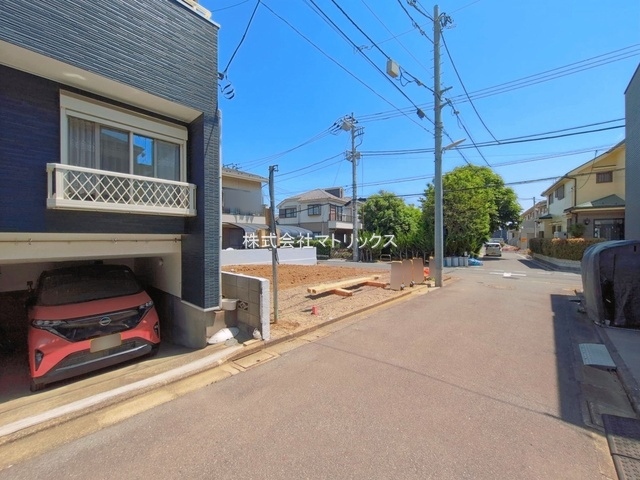練馬区土支田3丁目　東南角地×土地34坪　限定1棟の前面道路含む現地写真