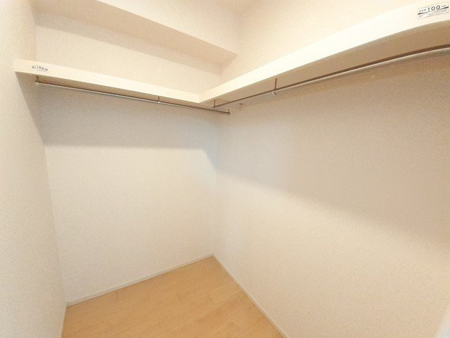 グランシャリオ高屋敷の収納