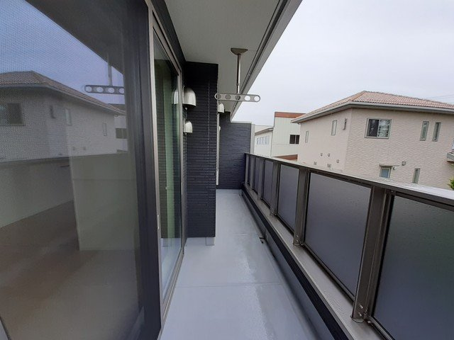 グランシャリオ高屋敷のバルコニー
