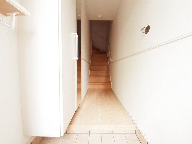 グランシャリオ高屋敷の玄関